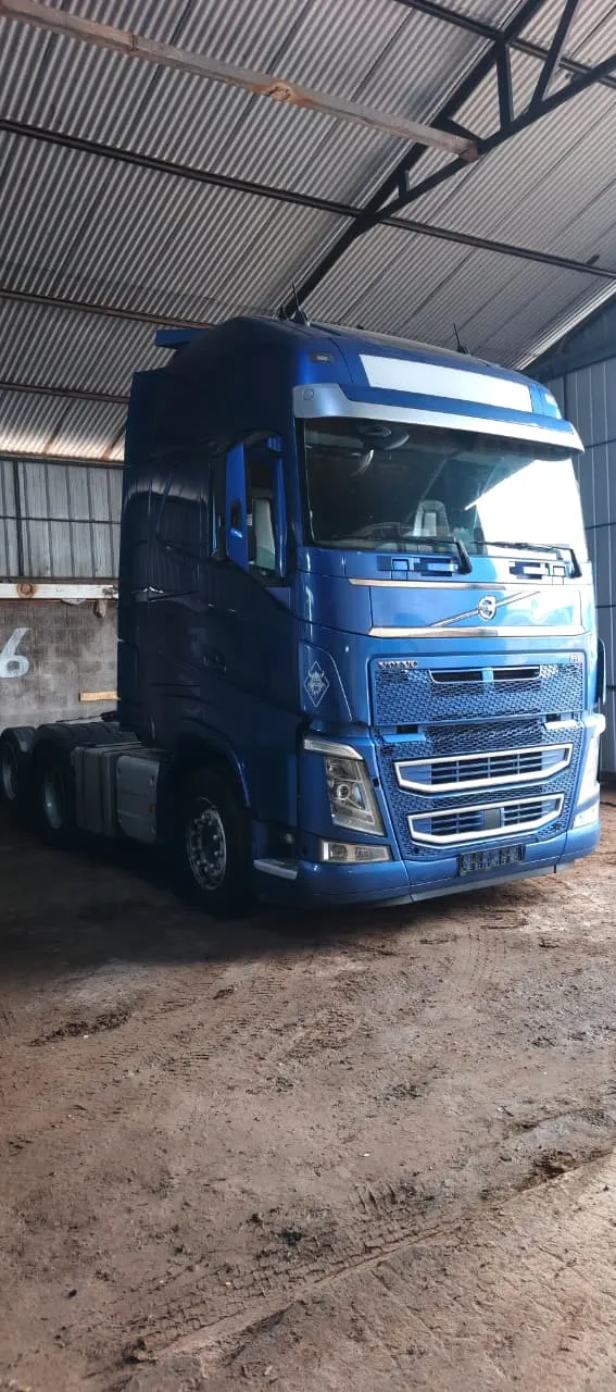 Volvo FH Samurai 2021 — foto 3 de 8 (IC-003)