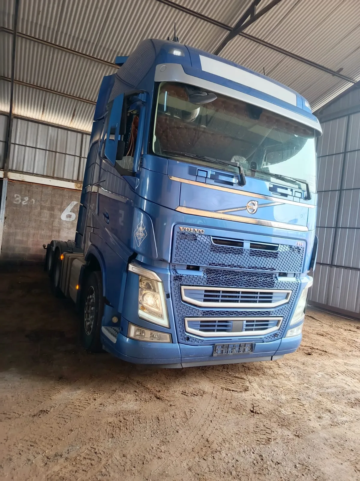 Volvo FH Samurai 2021 — foto 5 de 8 (IC-003)