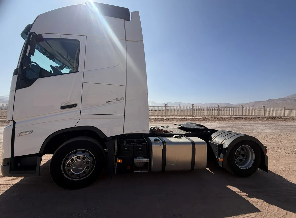 Volvo FH13 500 XL 2021 — foto 4 de 6 (IC-014)