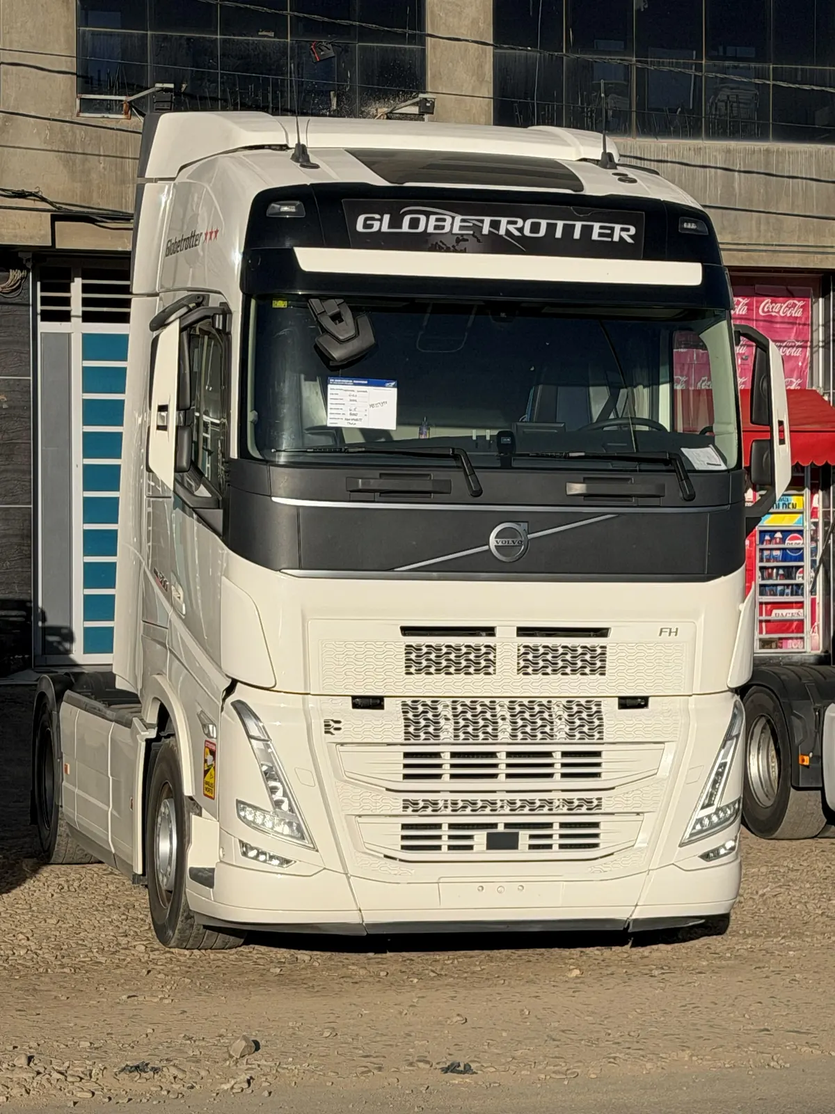 Volvo FH13 500 Farol L (2 unidades) 2021 — foto 4 de 17 (IC-022)
