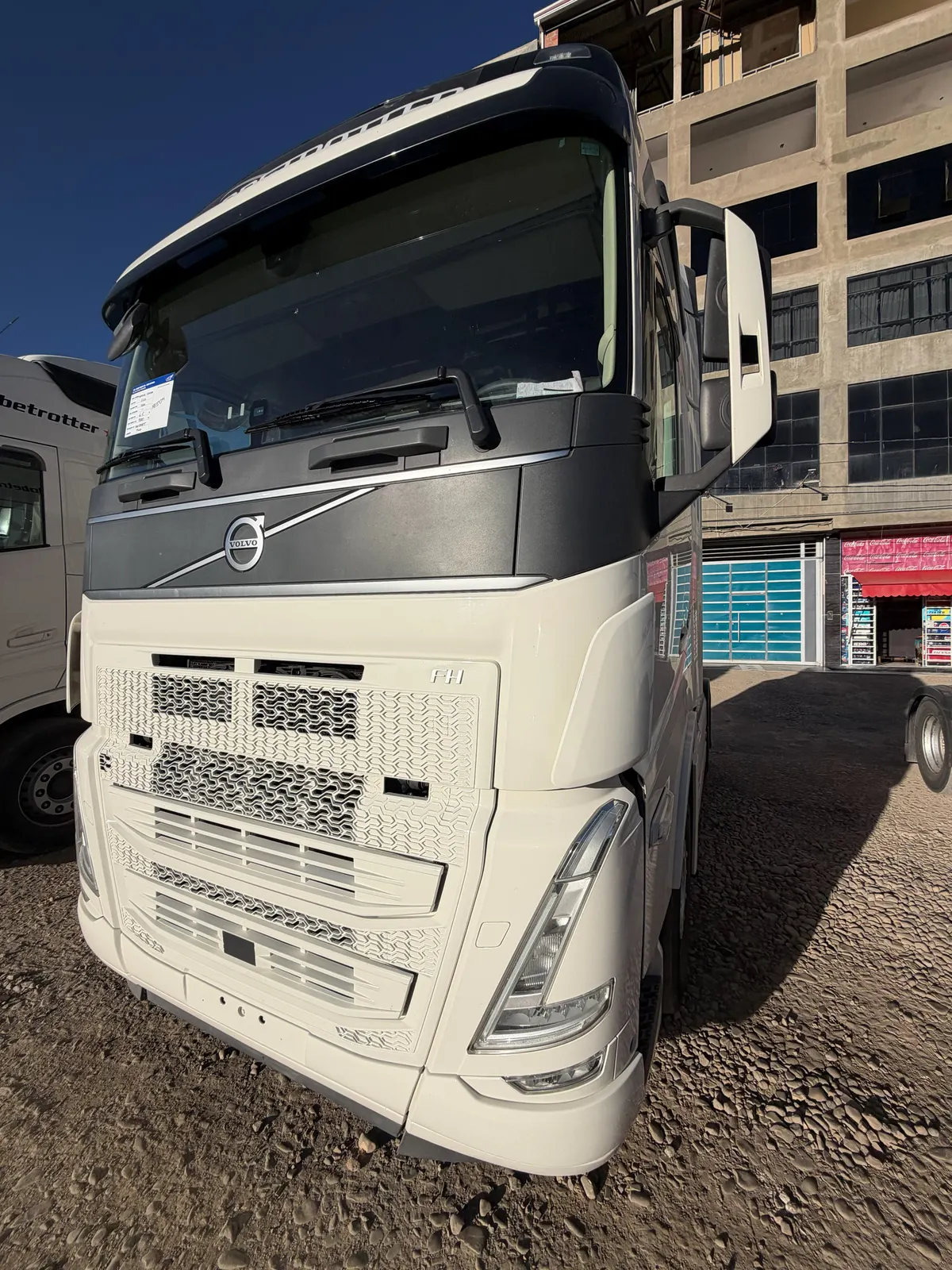 Volvo FH13 500 Farol L (2 unidades) 2021 — foto 6 de 17 (IC-022)