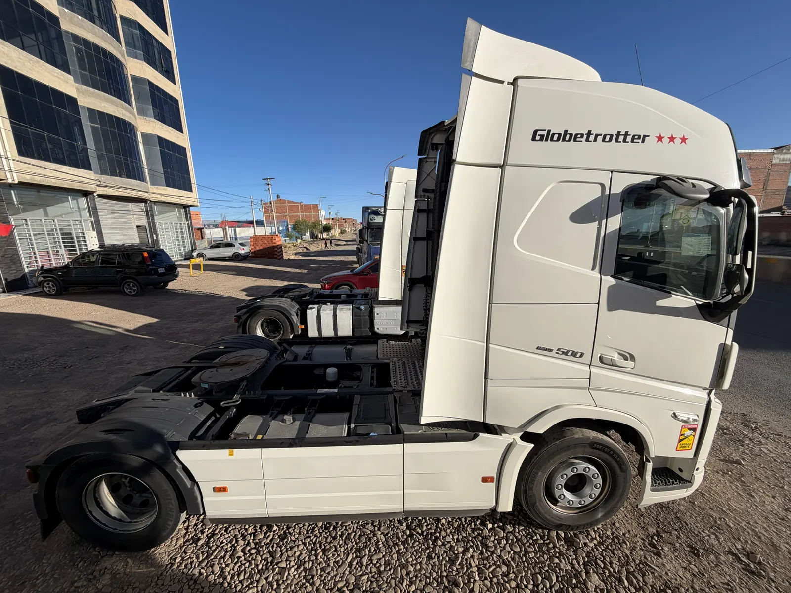 Volvo FH13 500 Farol L (2 unidades) 2021 — foto 7 de 17 (IC-022)