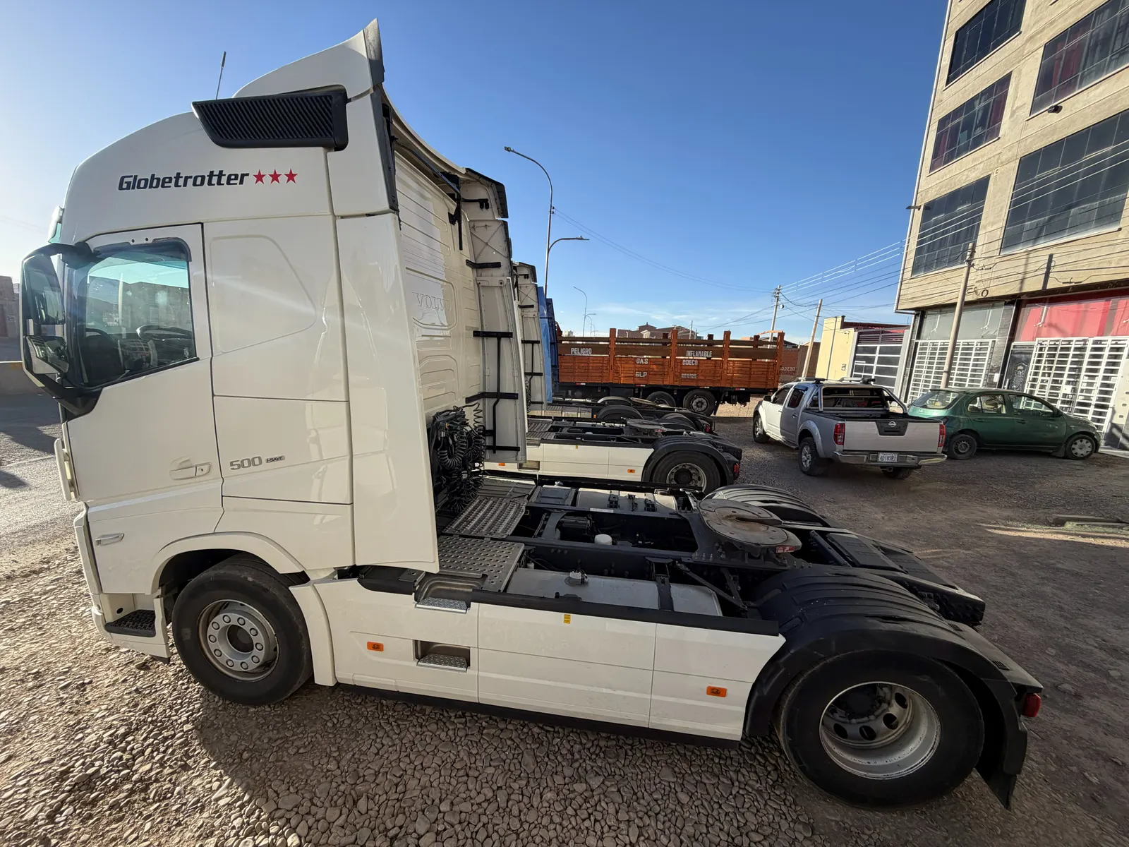 Volvo FH13 500 Farol L (2 unidades) 2021 — foto 8 de 17 (IC-022)