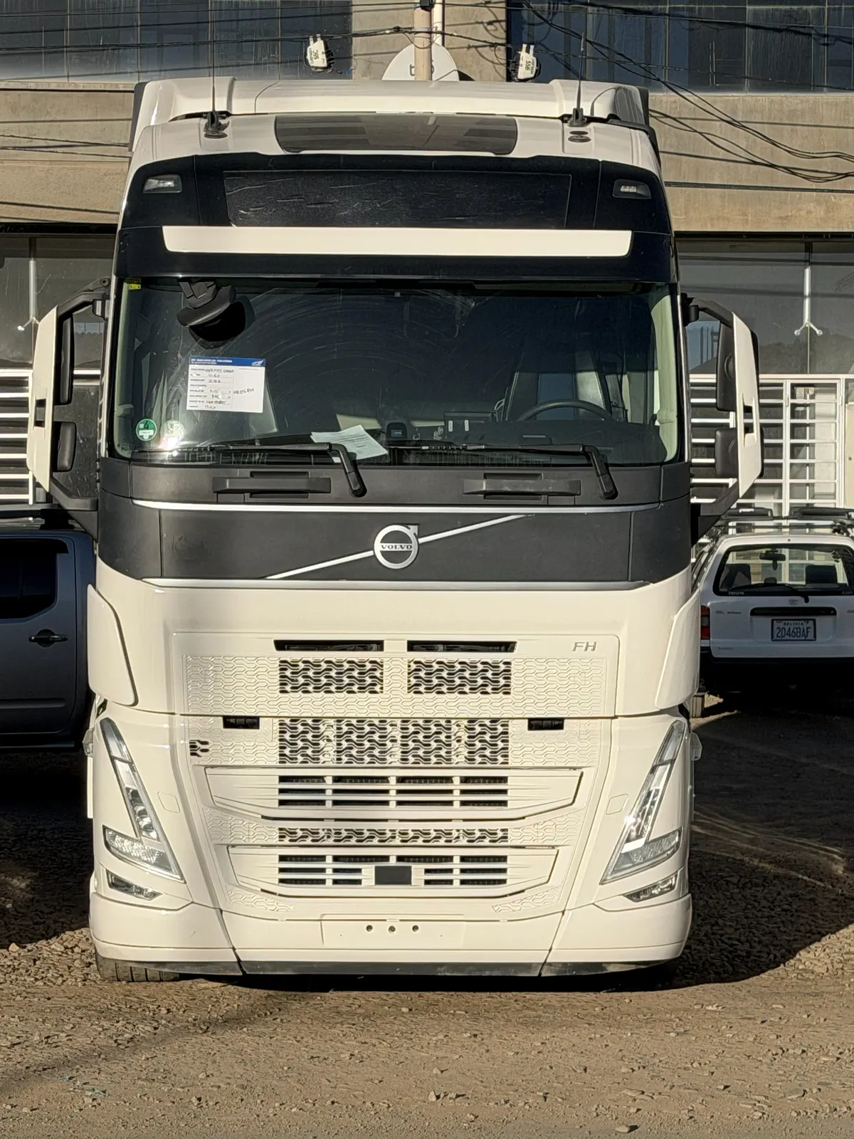 Volvo FH13 500 Farol L (2 unidades) 2021 — foto 10 de 17 (IC-022)
