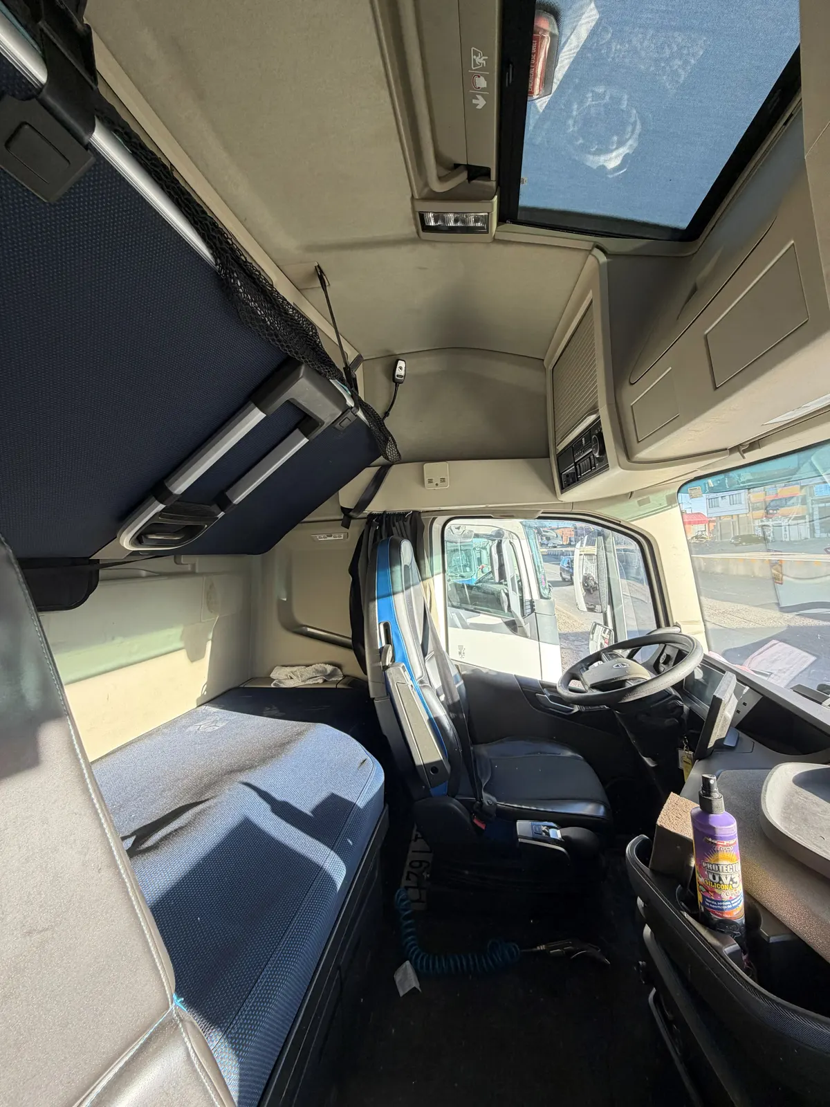 Volvo FH13 500 Farol L (2 unidades) 2021 — foto 14 de 17 (IC-022)