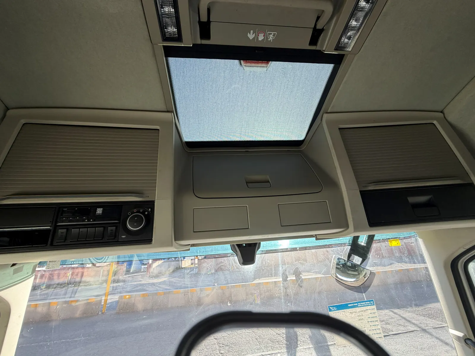Volvo FH13 500 Farol L (2 unidades) 2021 — foto 17 de 17 (IC-022)