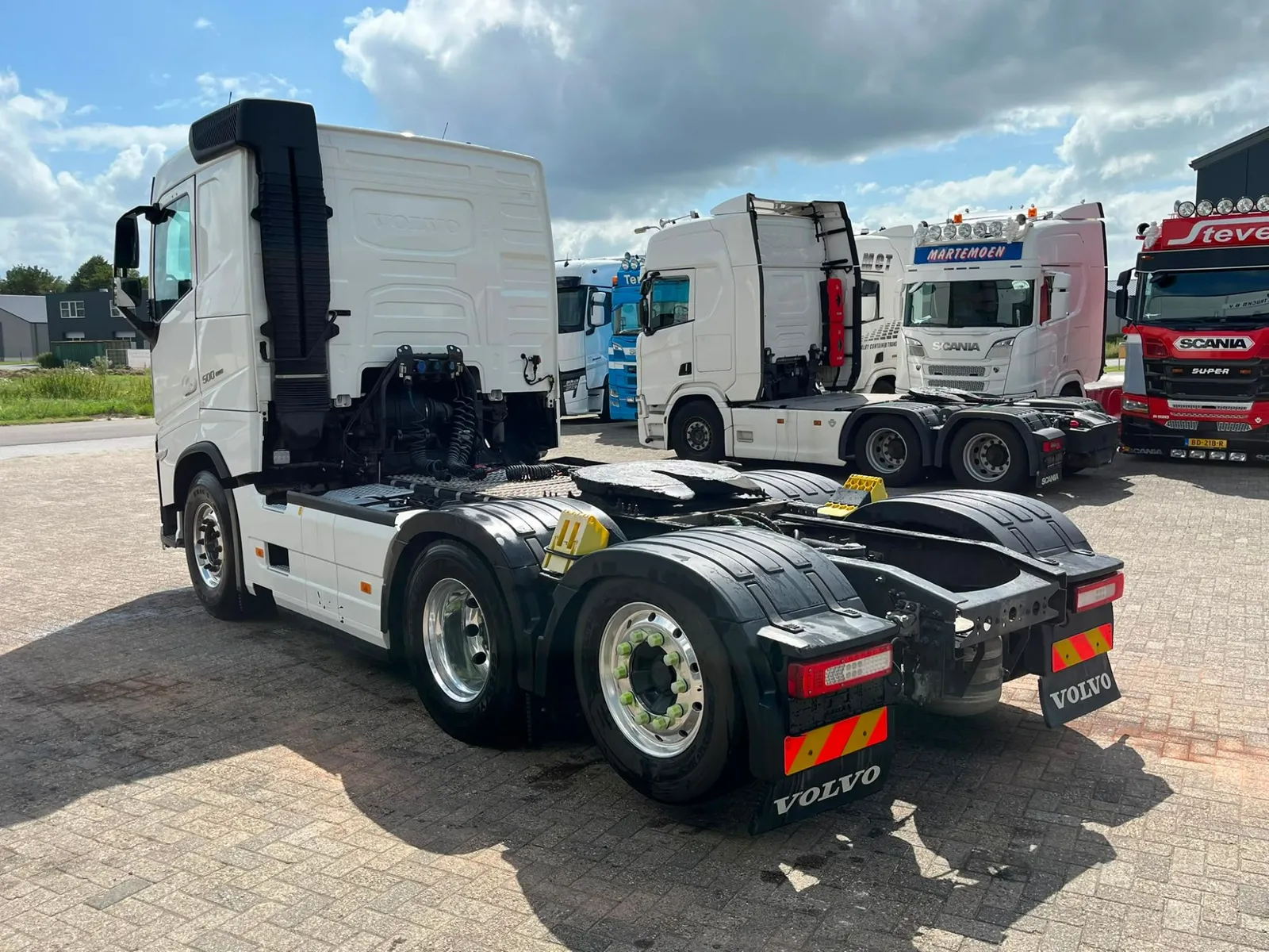 Volvo FH13 500 Farol L Pataloca 6x2 2021 — foto 3 de 14 (IC-024)