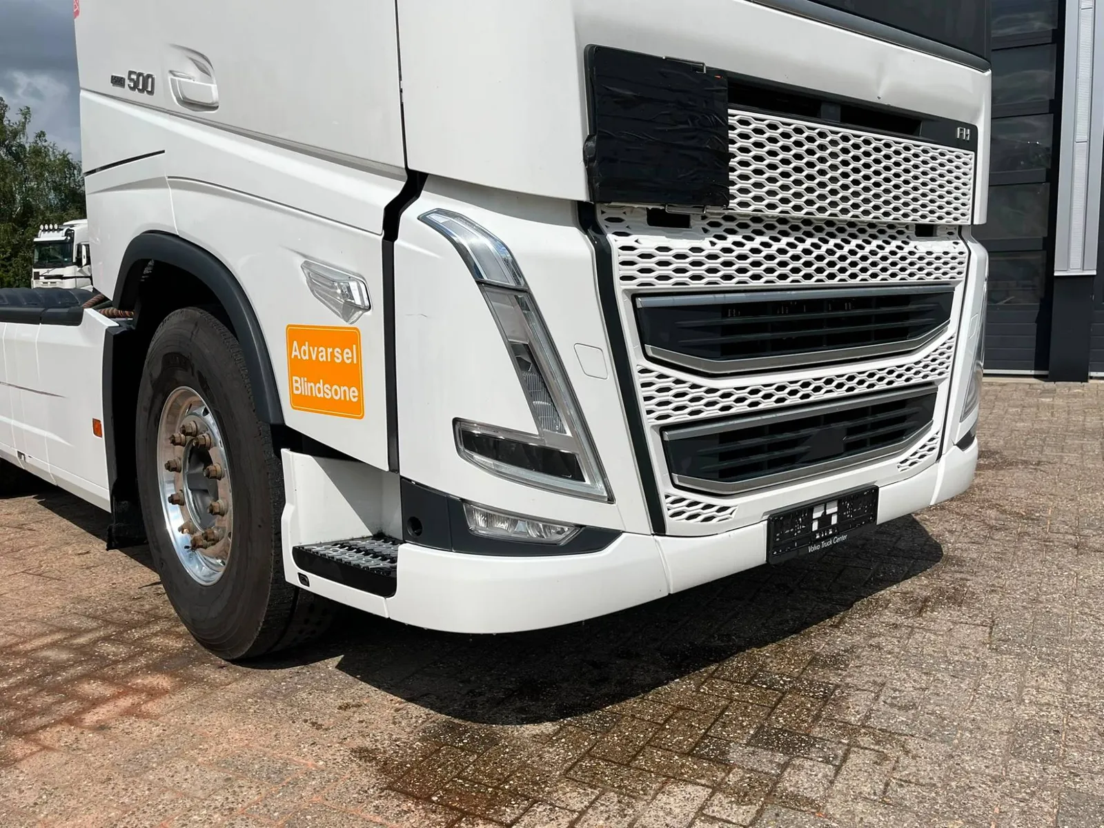 Volvo FH13 500 Farol L Pataloca 6x2 2021 — foto 6 de 14 (IC-024)