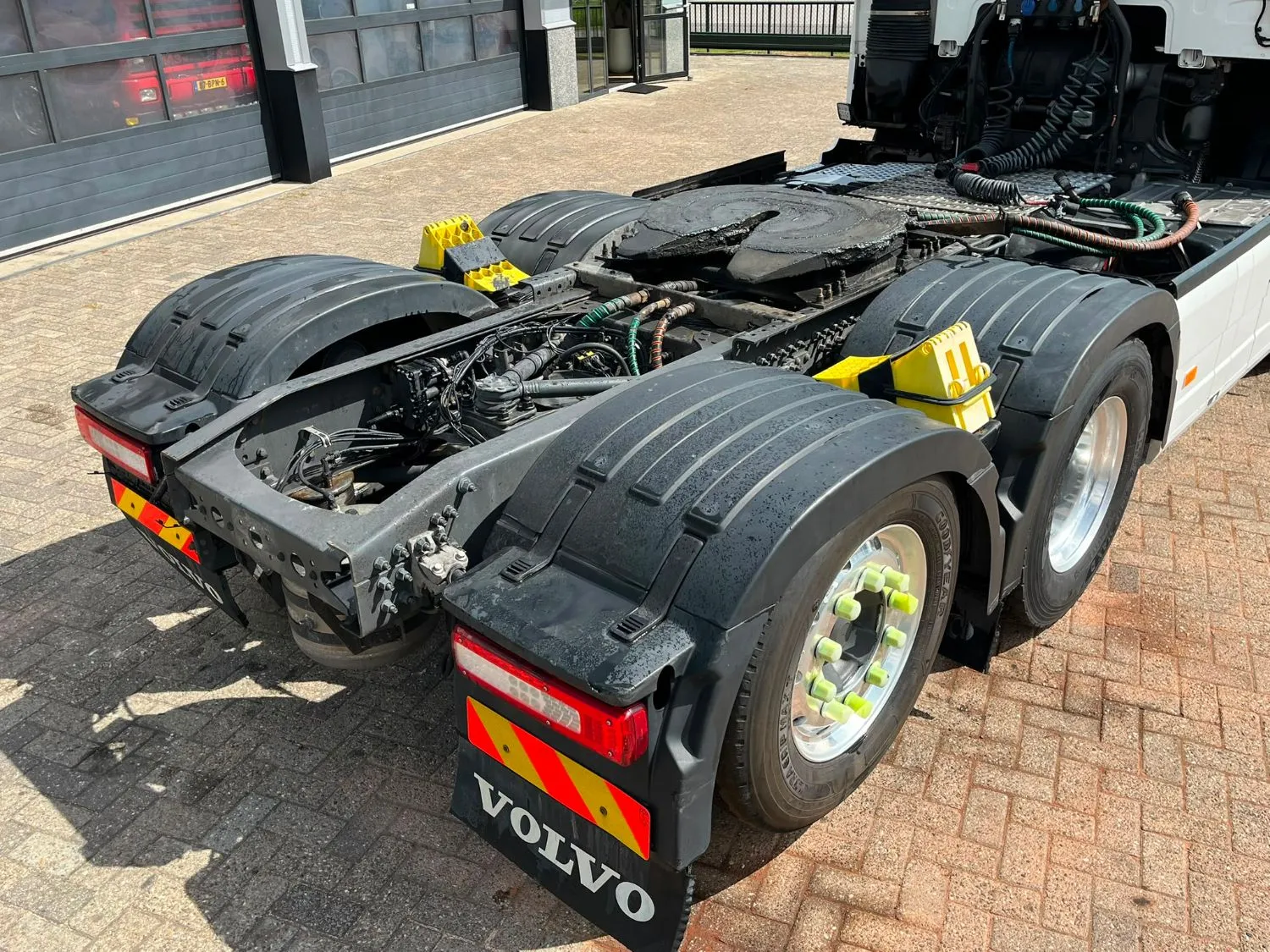 Volvo FH13 500 Farol L Pataloca 6x2 2021 — foto 9 de 14 (IC-024)
