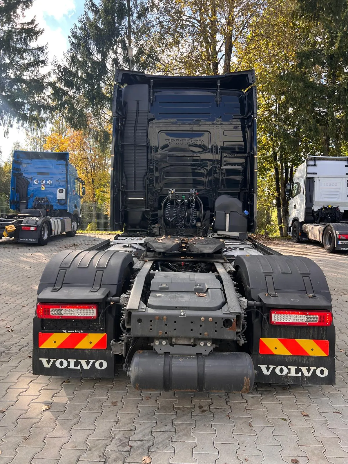 Volvo FH13 460 Farol L (2 unidades) 2021 — foto 6 de 18 (IC-026)