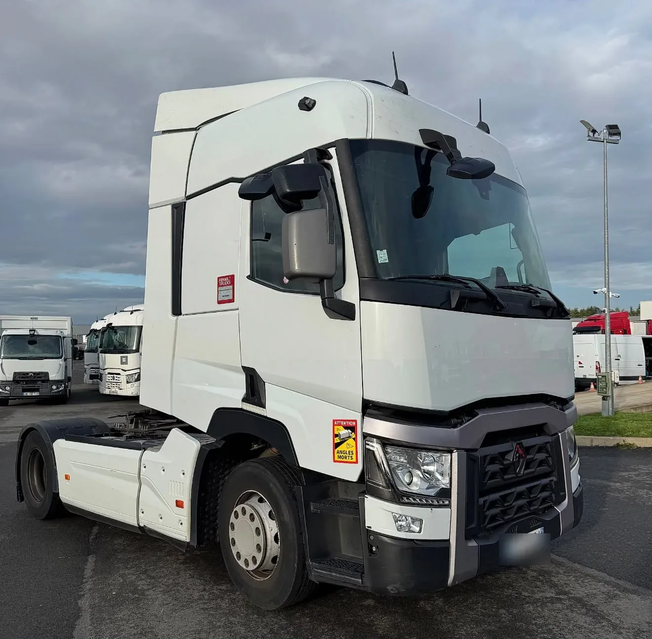Renault T460 2021 — foto 1 de 5 (IC-028)