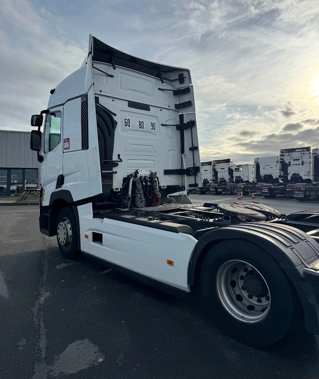 Renault T460 2021 — foto 3 de 5 (IC-028)